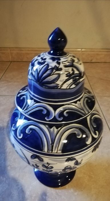 Pote c/ tampa pintado à mão Vestal-Alcobaça