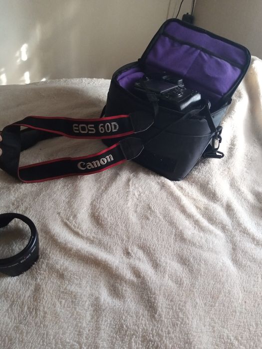 Продаю фотоаппарат Canon EDS 60D Пробег 1000 кадров eps 17-85mm