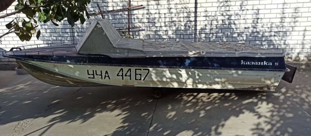 КАЗАНКА 5  човен моторний / лодка