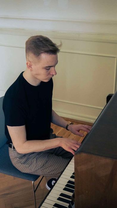 Lekcje gry na pianinie [stacjonarnie lub online]