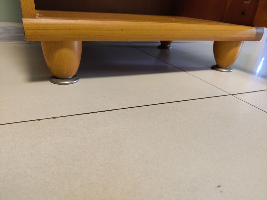 Witrynka BRW dobry stan. Wys 108cm, szer 45cm, gł 35cm