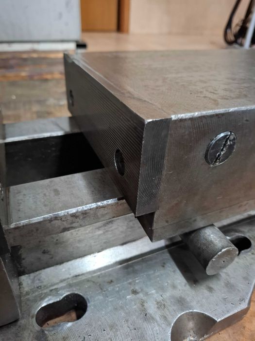 Prensa de precisão hidráulica, abertura 340mm