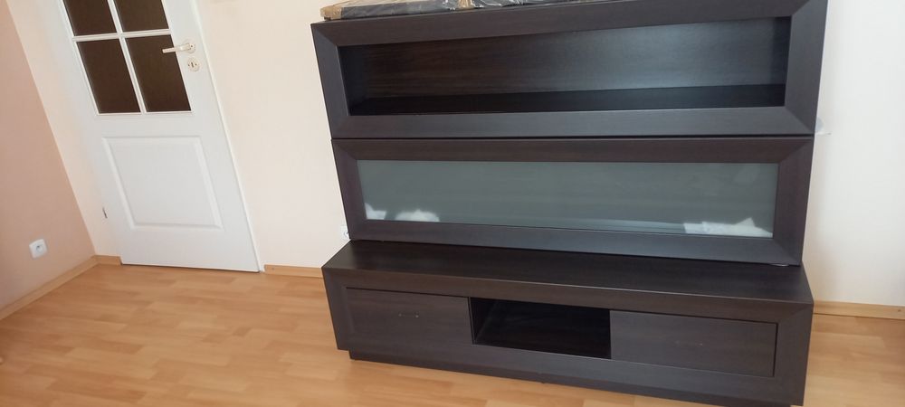 Meble wenge Black Red White witryna i komoda