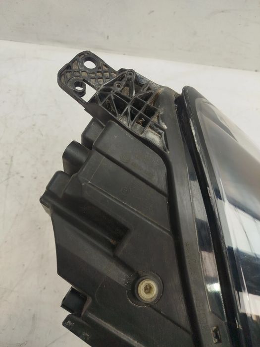 Ótica / farol esquerda FORD Puma (J2K, CF7)