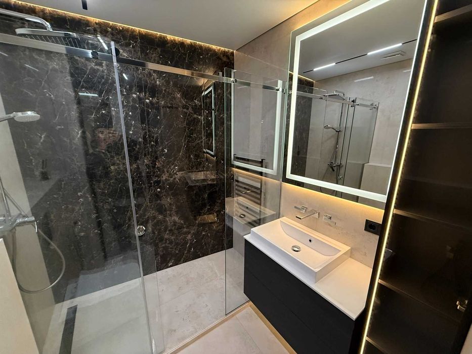 Двокімнатна квартира-студія в центрі міста!!Дизайнерський ремонт!!