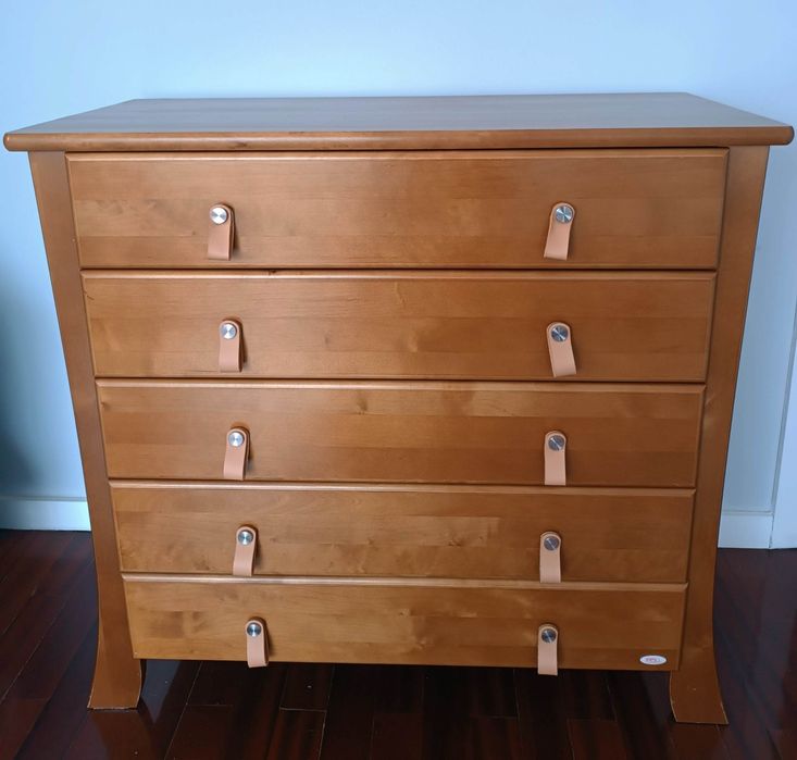 Cómoda madeira maciça