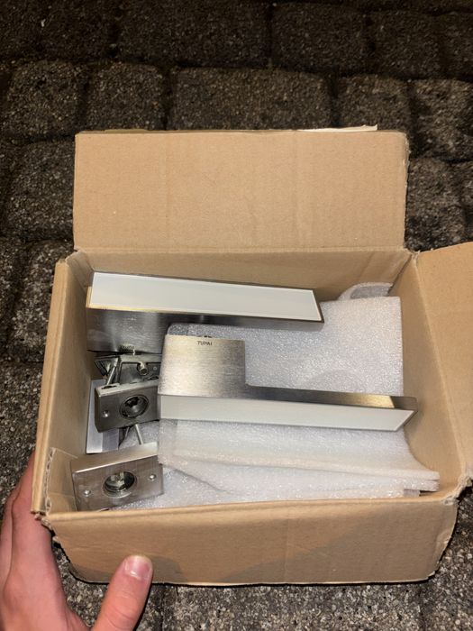 13 par klamek Tupai 3 rozety lazienkowe dziurka na klucz