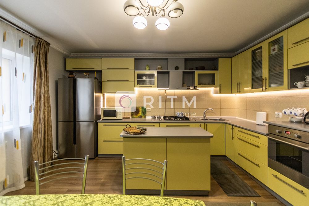 Продаж будинку Особняк Івано-Франківськ по вул.Коновальця