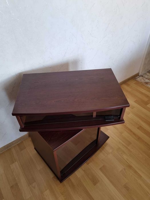 Szafka RTV w kolorze brązowym