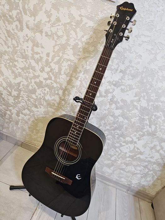 Акустична гітара Epiphone DR-100