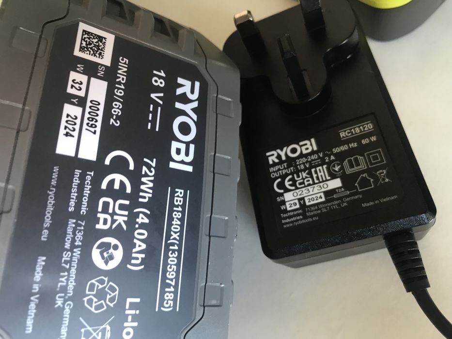 Акумуляторна пила,безщіткова Ryobi ONE+ 30 см 18 В OCS1830 з Англії