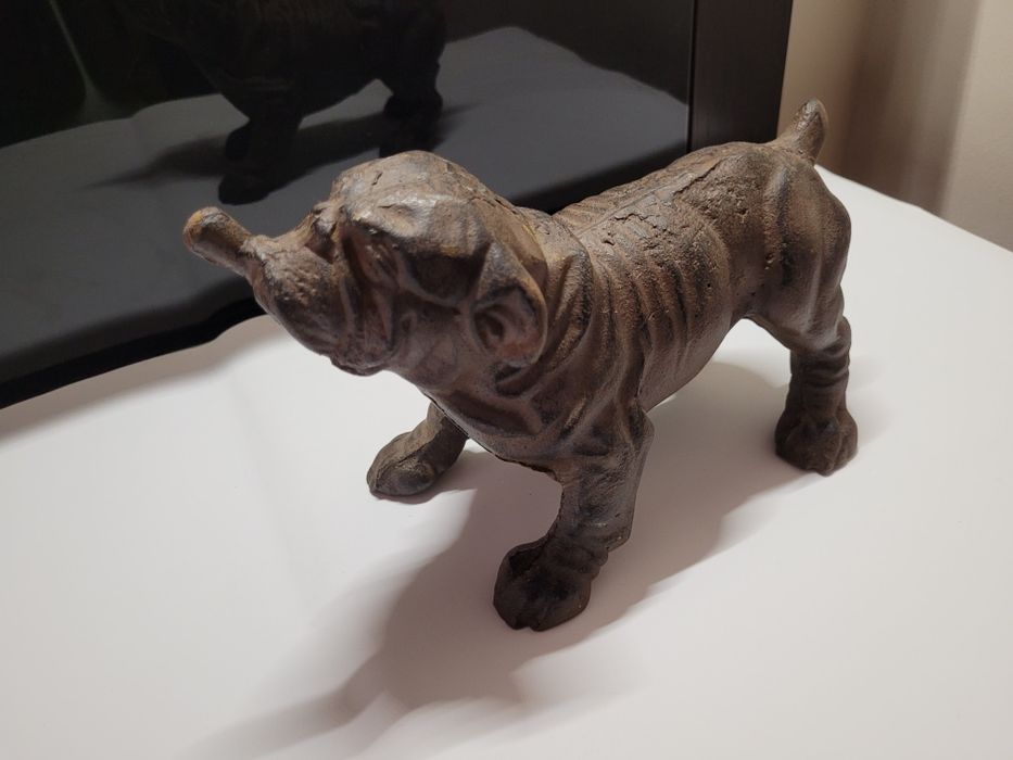 Bulldog em ferro fundido