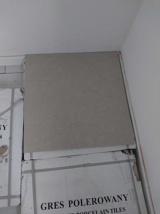 Sprzedam płytki gresu.