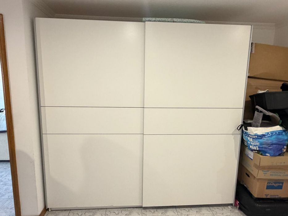 Roupeiro 2,20m x 2,09m