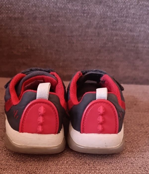Кросівки шкіряні Clarks 22 розмір, устілка 14 см