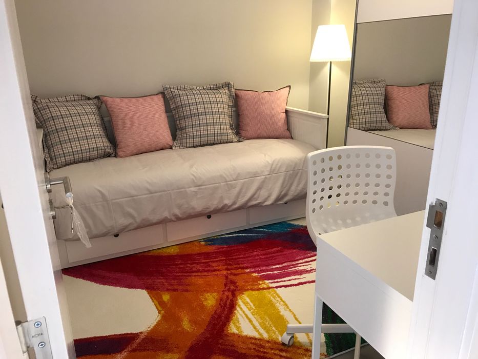 APENAS UM QUARTO PARA ESTUDANTES -POLO UNIV. PORTO -JUNTO À FEUP E FEP