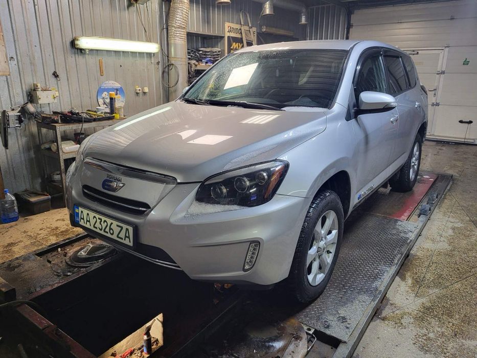 Toyota RAV 4 EV  Electric 41 .8 кВт