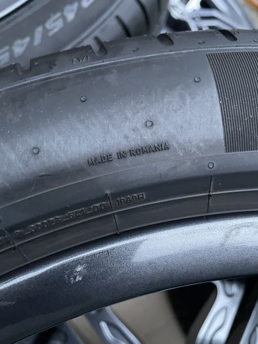 245/45 R19 + 275/40 R19 Pirelli PZero PZ4 * MO