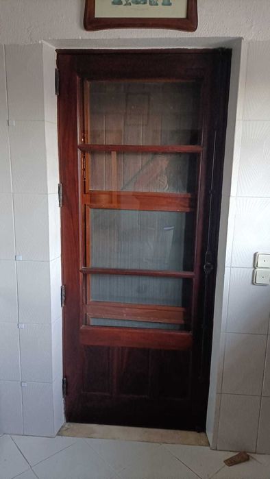 Portas e Janelas em Madeira Nobre "Tacula"