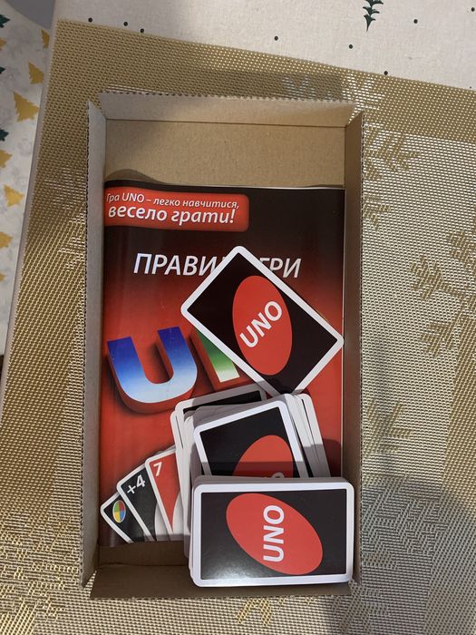 Пазлы из дерева. toy stoty 4 і гра uno