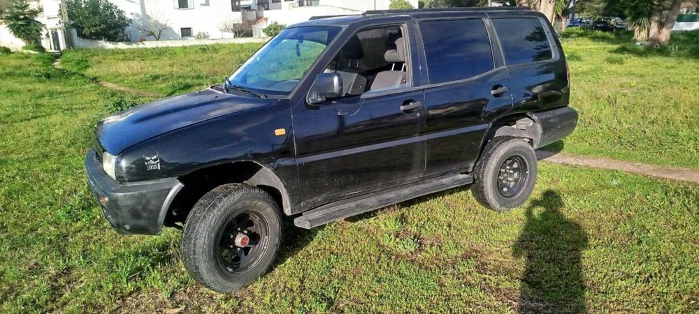 Nissan Terrano ll 2.7 td pra vender às peça
