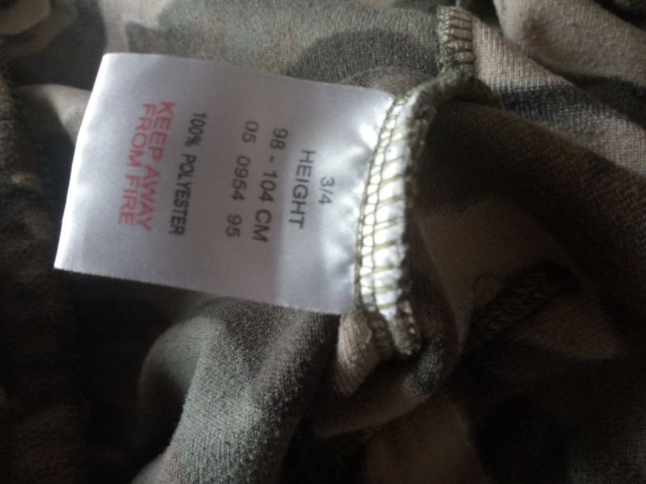 Продам кофточку на 3 годика
