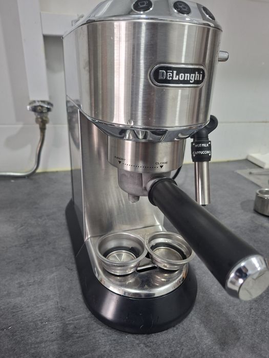Máquina café manual Delonghi Dedica