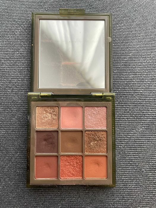 Paleta cieni HUDA BEAUTY Khaki haze