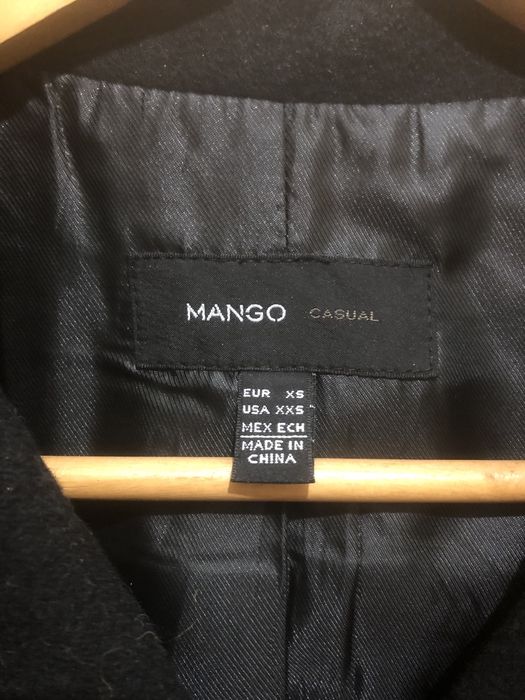 Casaco preto da Mango quente