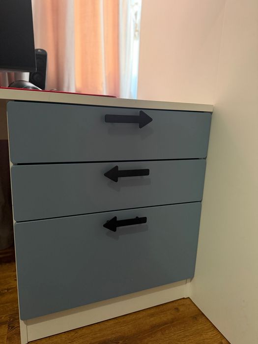Łóżko na antresoli z biurkiem i szafą IKEA