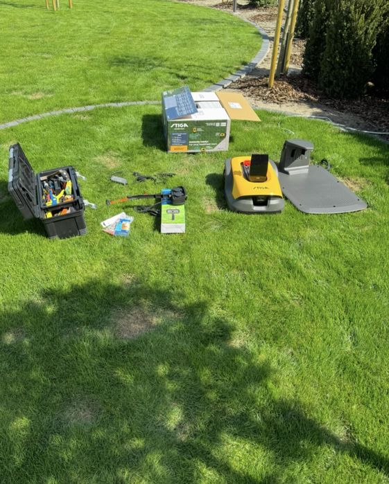 Sprzedaż instalacja montaż robota koszącego