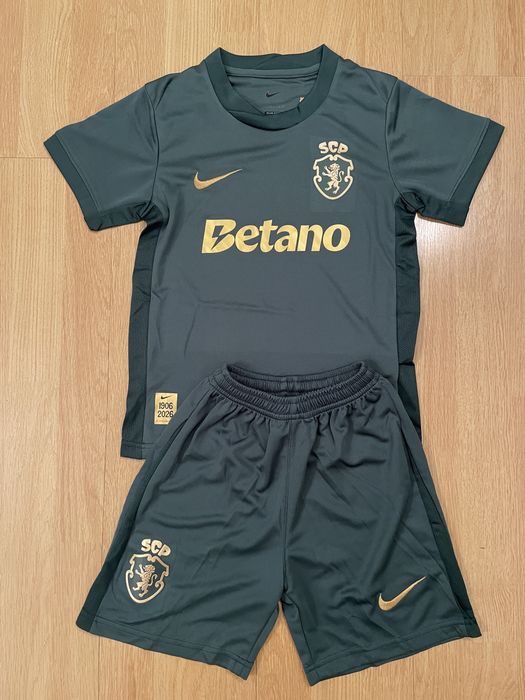 Kids kit football sporting style