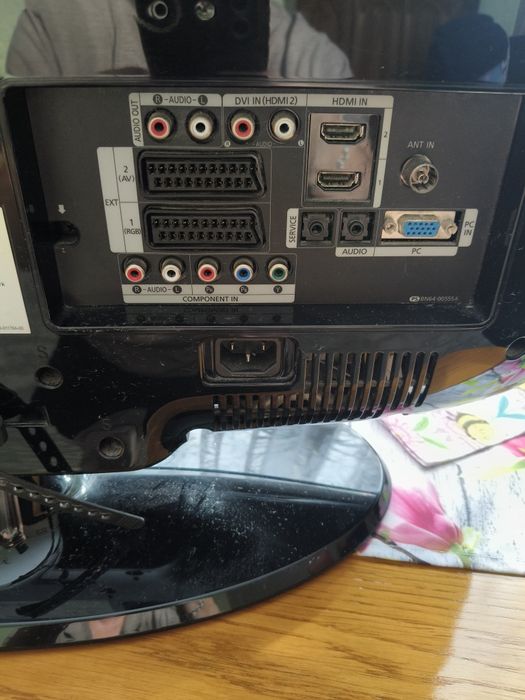 Telewizor LCD SAMSUNG 23 cale płaski