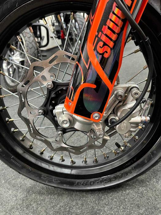 Мотоцикл STN V8 Motard