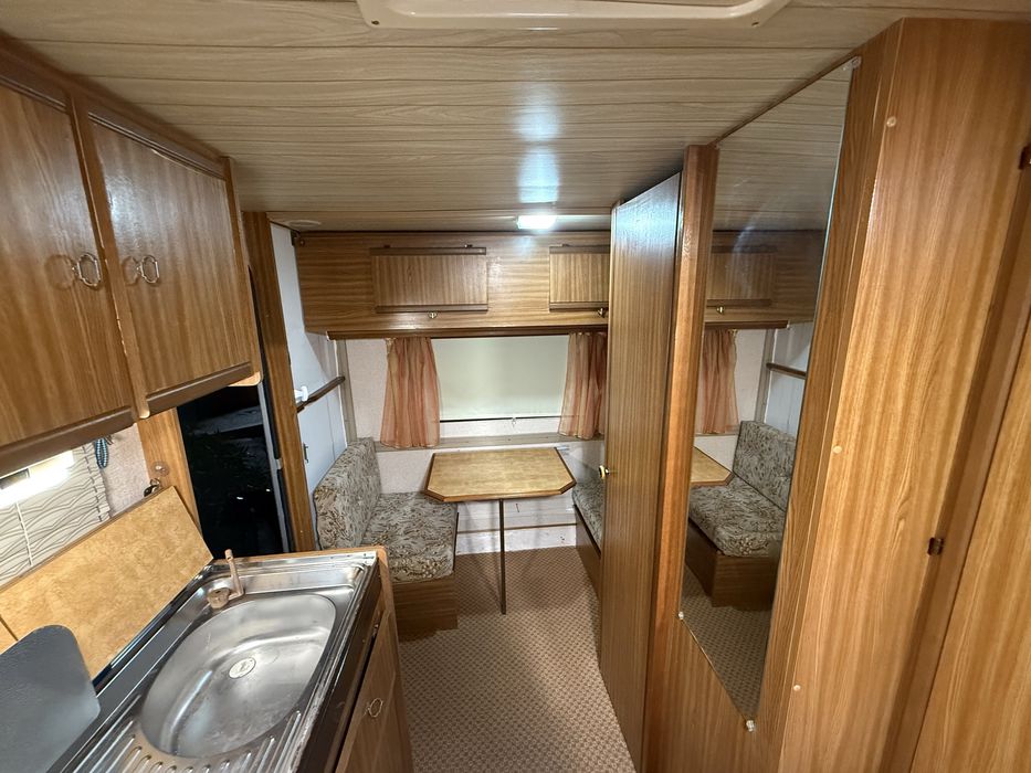 Vendo caravana com documentaçao portuguesa muito estimada