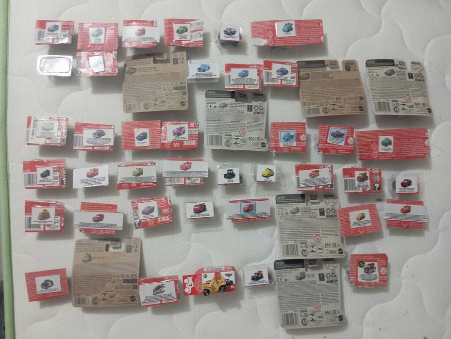 Conjunto de 46 mini racers Mattel originais - carrinhos Disney Pixar