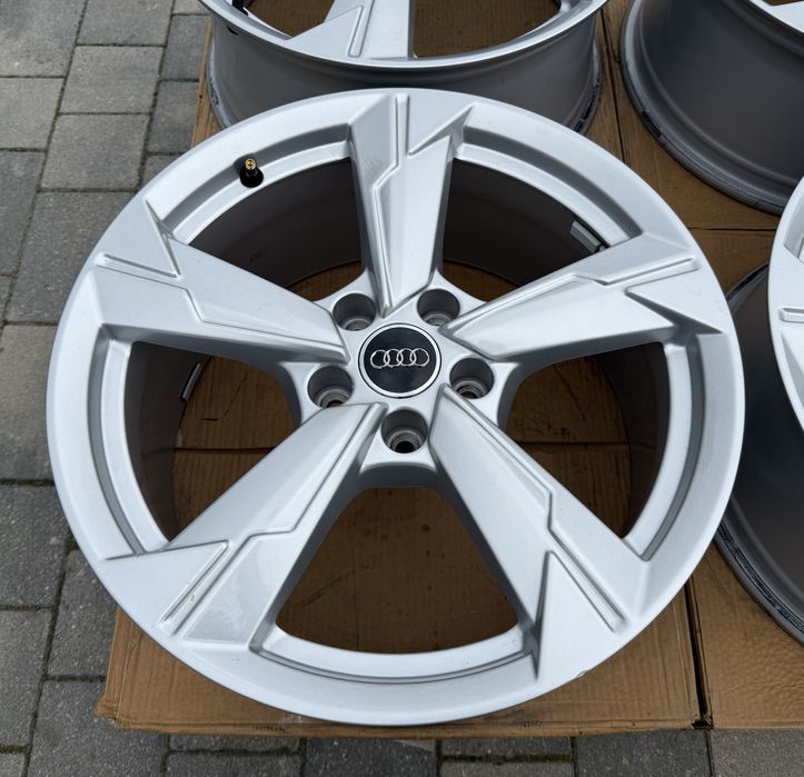 Oryginalne felgi Audi 18” A4 A5 A6 Q5 5x112 ET39 4K0 s-line