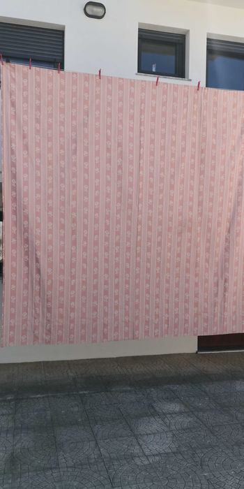 2 cortinas de 235 cm x 237 cm