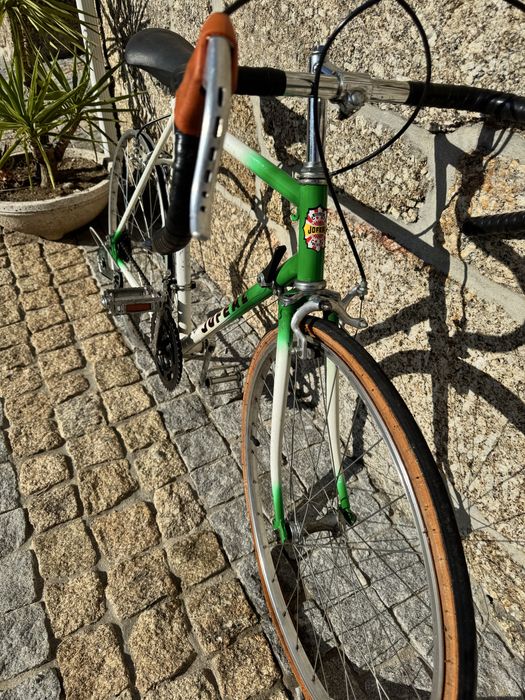 Bicicleta de estrada vintage roda 24