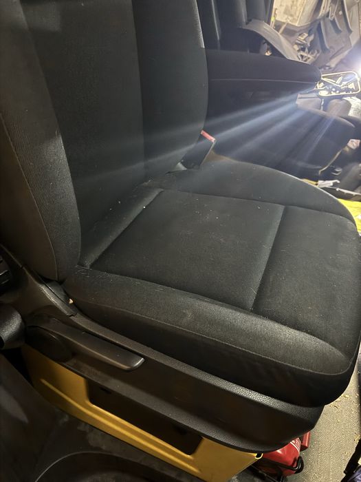 Mercedes Sprinter 907 fotel pasażera Pojedyńczy Podłokietnik Podstawa
