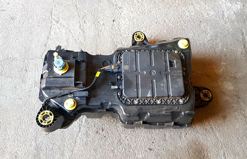 Zbiornik AdBlue Citroën C3 C4 Picasso Peugeot 208  9818  559280 NOWE