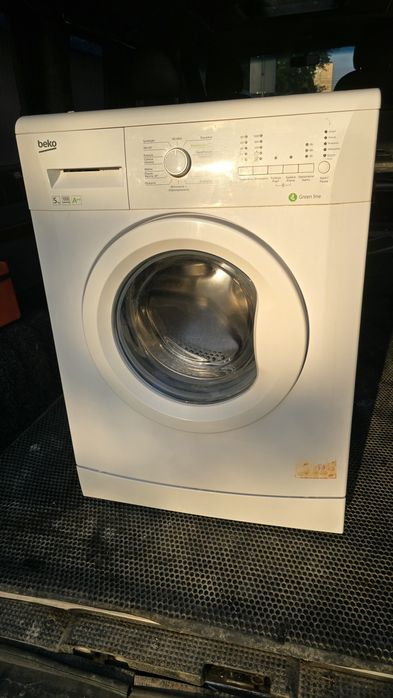 Продам дешево пральну машинку Beko 5 кг 1000 об/хв, вузька 40см