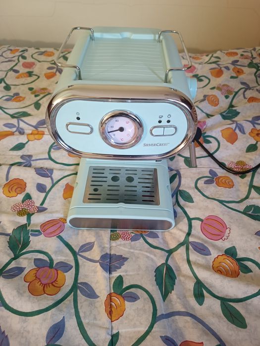 Coffee Machine and Cast Iron Pot64740670670850122