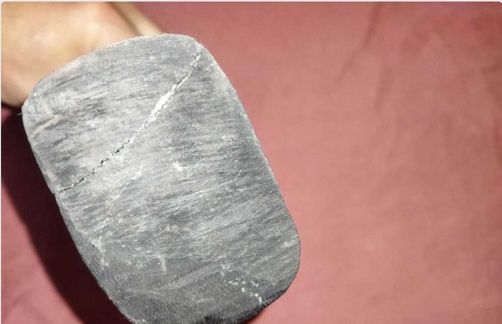 Дерев'яна статуетка "Нічого не чую" відмінний стан