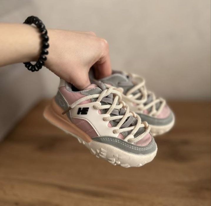 Кросівки для дівчинки