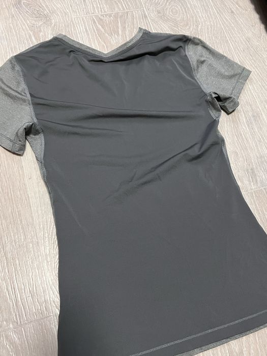 Футболка nike M жіноча сіра
