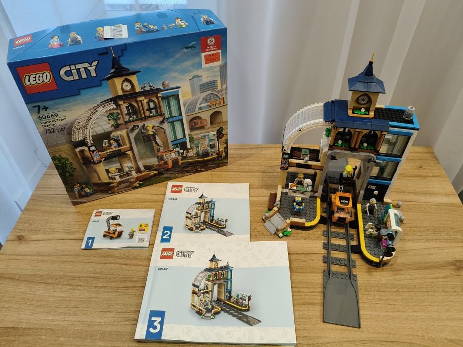 Sprzedam oryginalne klocki LEGO 60469 Centralny dworzec kolejowy