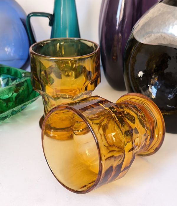 Szklanki 2 sztuki piękne stare kolorowe szkło