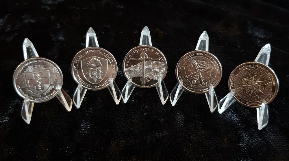 10 гривень 2025, 2024, 2023.