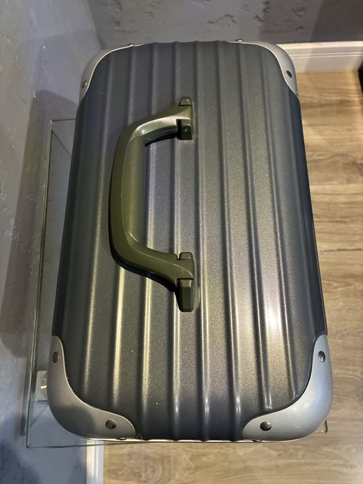 Rimowa kuferek kosmetyczny